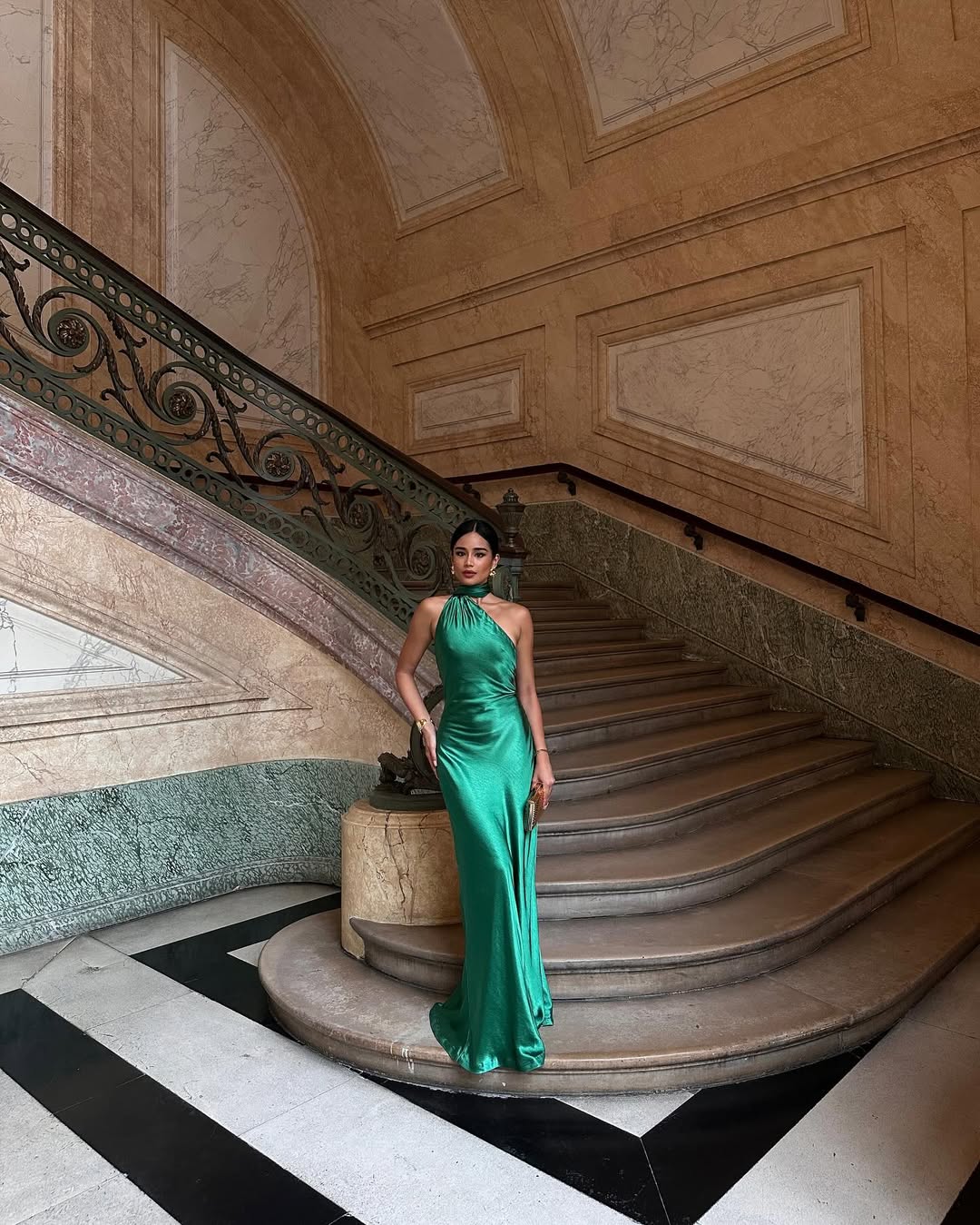 Green Dress : What Color Shoes to Wear ? Your Ultimate Styling Guide